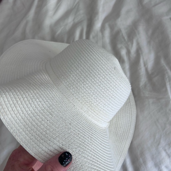 Time and Tru Classic White Wide-Brim Hat - Picture 8 of 9